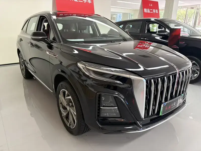 2025 Hongqi HS3 с пробегом 4 400 км