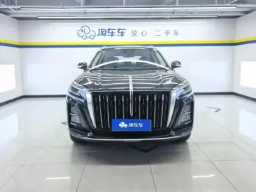 2025 Hongqi HS3 с пробегом 15 000 км