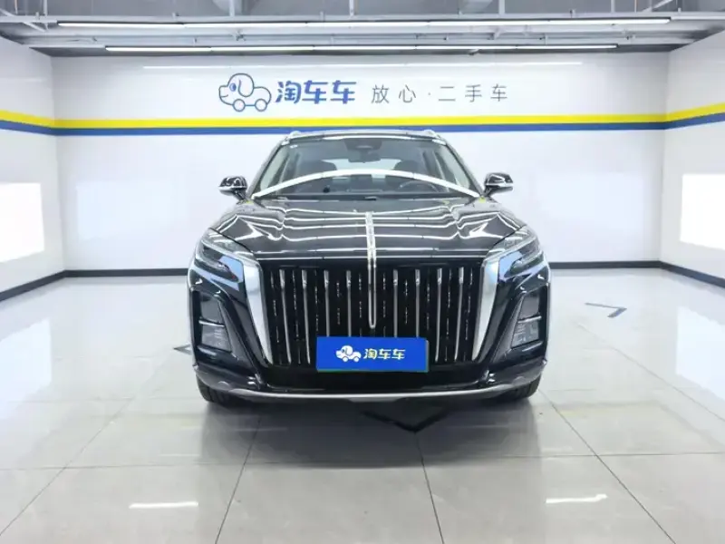 2025 Hongqi HS3 с пробегом 15 000 км