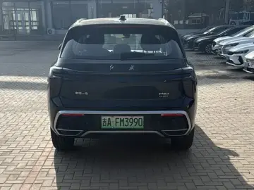 2025 Hongqi HS3 с пробегом 11 000 км