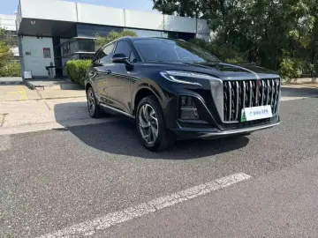 2025 Hongqi HS3 с пробегом 8 800 км