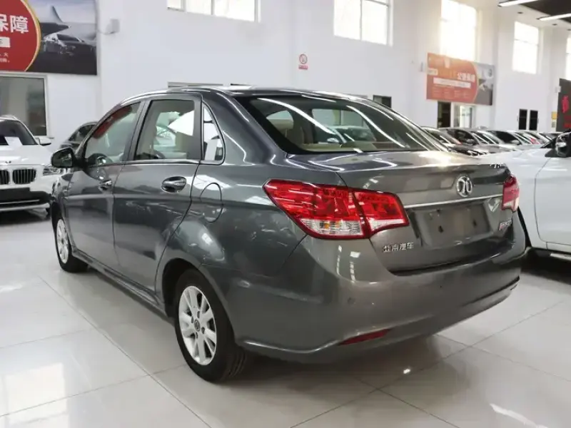 2013 BAIC E-Series с пробегом 19 000 км