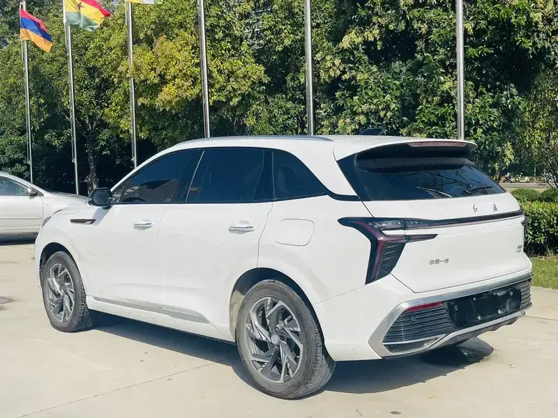 2024 Hongqi HS3 с пробегом 26 300 км