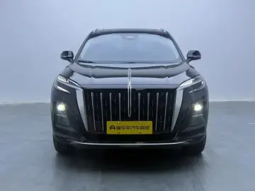 2025 Hongqi HS3 с пробегом 11 000 км