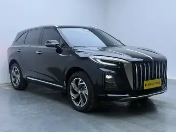 2025 Hongqi HS3 с пробегом 11 000 км