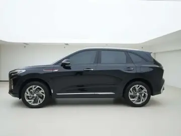 2025 Hongqi HS3 с пробегом 2 000 км