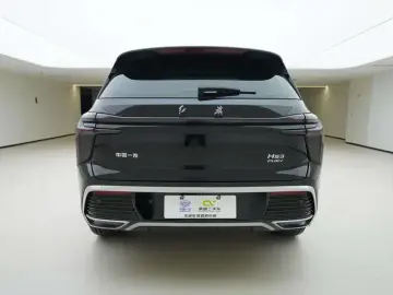 2025 Hongqi HS3 с пробегом 2 000 км