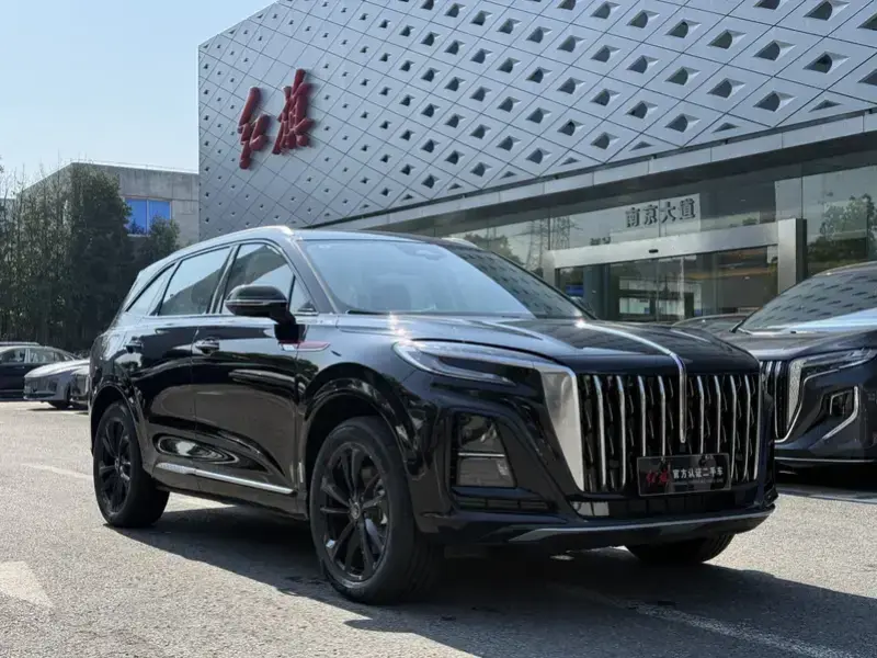 2025 Hongqi HS3 с пробегом 1 000 км