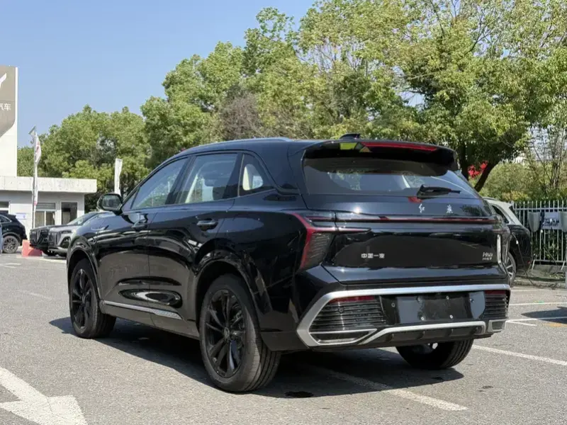 2025 Hongqi HS3 с пробегом 1 000 км