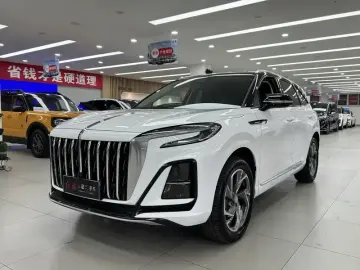 2024 Hongqi HS3 с пробегом 6 000 км
