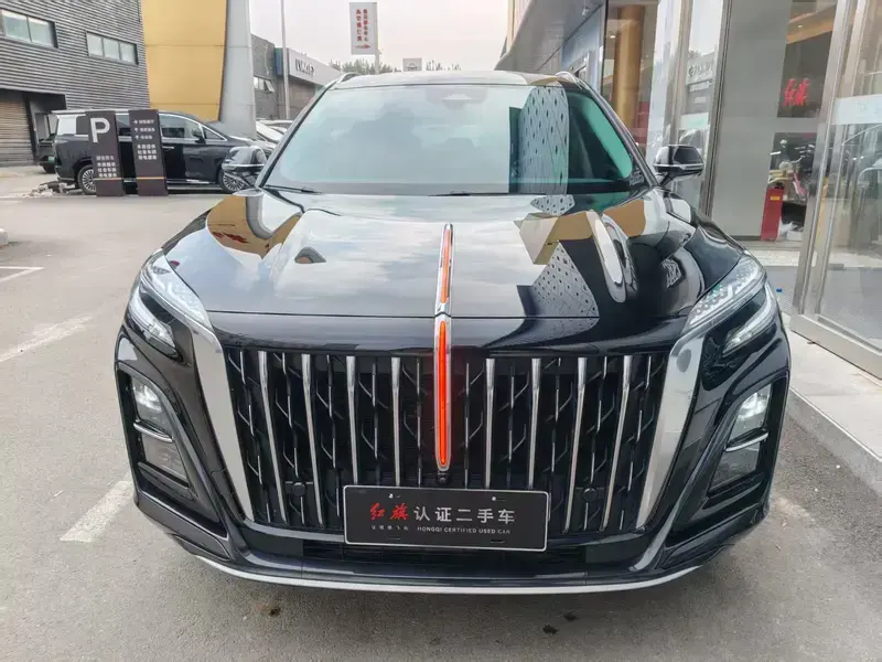 2024 Hongqi HS3 с пробегом 33 000 км