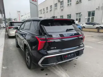 2024 Hongqi HS3 с пробегом 33 000 км