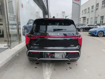 2024 Hongqi HS3 с пробегом 33 000 км