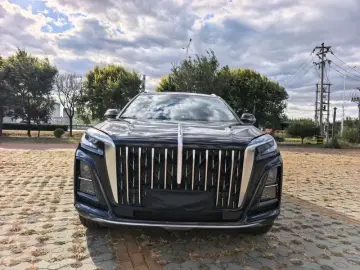 2025 Hongqi HS3 с пробегом 7 900 км