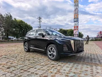 2025 Hongqi HS3 с пробегом 7 900 км