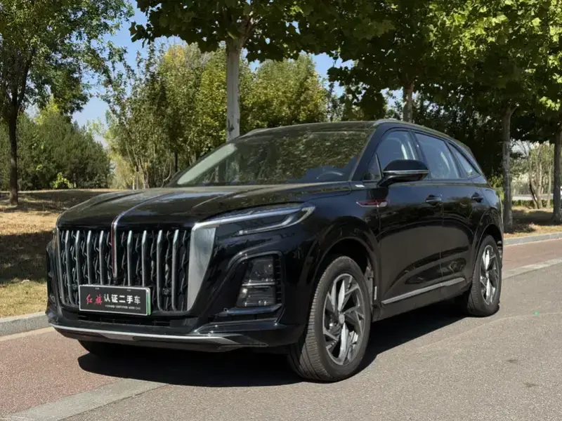 2025 Hongqi HS3 с пробегом 9 000 км