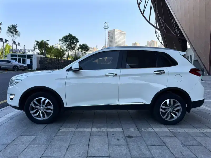 2015 BAIC Senova X65 с пробегом 130 000 км