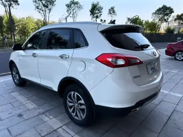 2015 BAIC Senova X65 с пробегом 130 000 км
