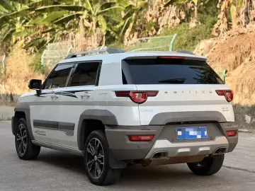 2016 BAIC Beijing Offroad BJ20 с пробегом 156 000 км