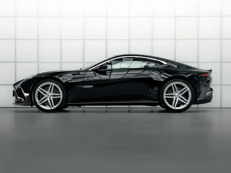 2024 Aston Martin Vantage с пробегом 6 000 км