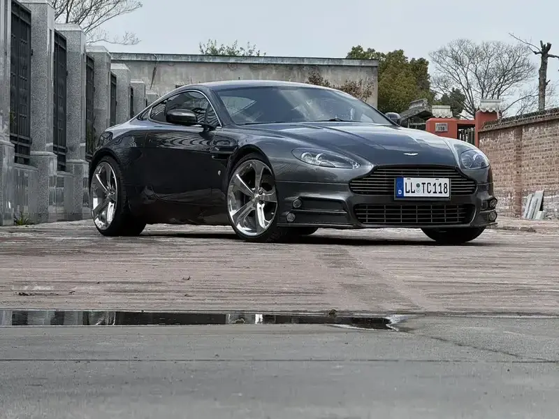 2007 Aston Martin Vantage с пробегом 37 000 км