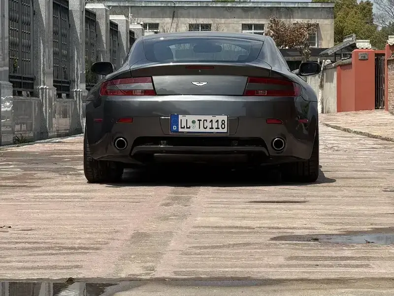 2007 Aston Martin Vantage с пробегом 37 000 км