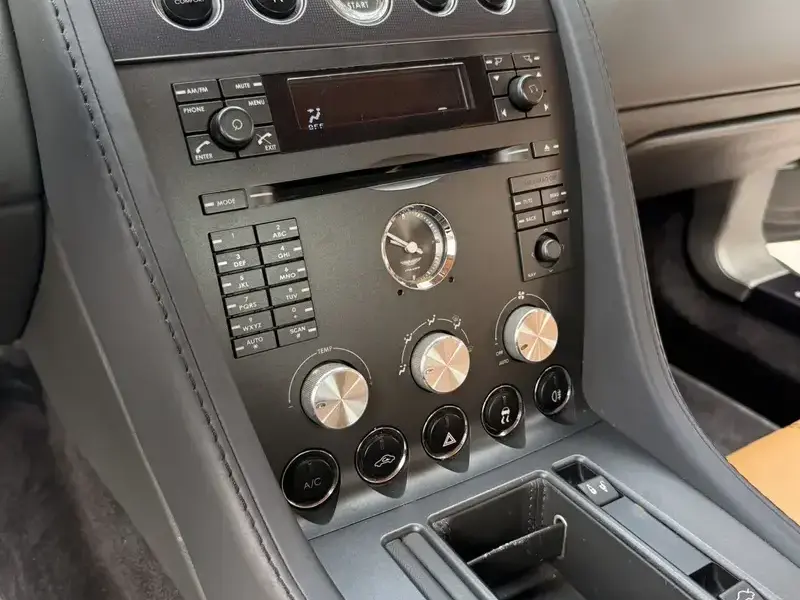 2007 Aston Martin Vantage с пробегом 37 000 км