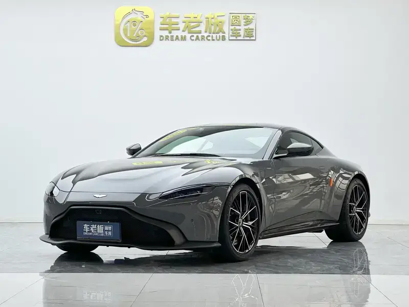2022 Aston Martin Vantage с пробегом 8 600 км