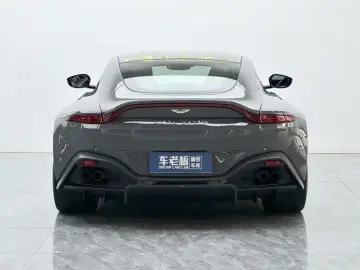 2022 Aston Martin Vantage с пробегом 8 600 км