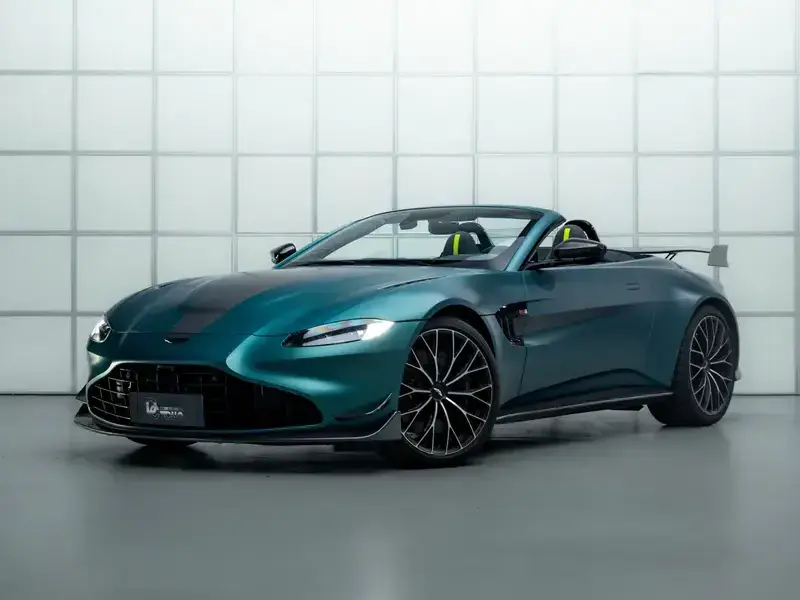 2022 Aston Martin Vantage с пробегом 5 200 км