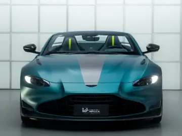 2022 Aston Martin Vantage с пробегом 5 200 км