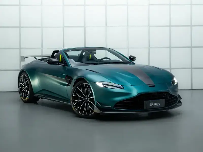 2022 Aston Martin Vantage с пробегом 5 200 км