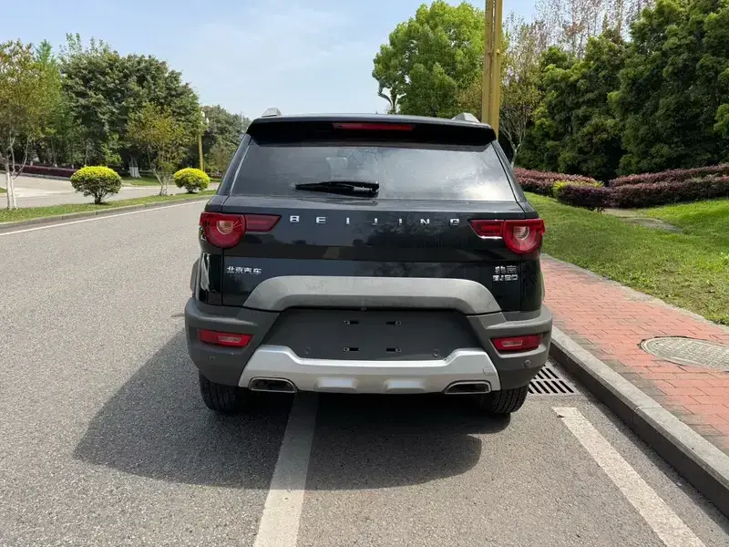 2016 BAIC Beijing Offroad BJ20 с пробегом 120 000 км