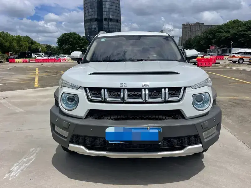 2016 BAIC Beijing Offroad BJ20 с пробегом 80 000 км