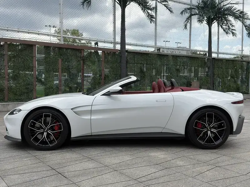 2020 Aston Martin Vantage с пробегом 29 000 км