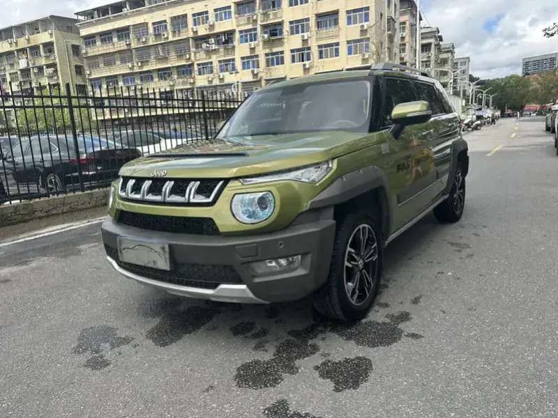 2016 BAIC Beijing Offroad BJ20 с пробегом 70 000 км