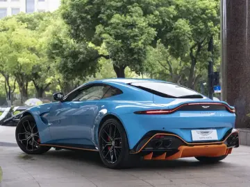 2020 Aston Martin Vantage с пробегом 11 000 км