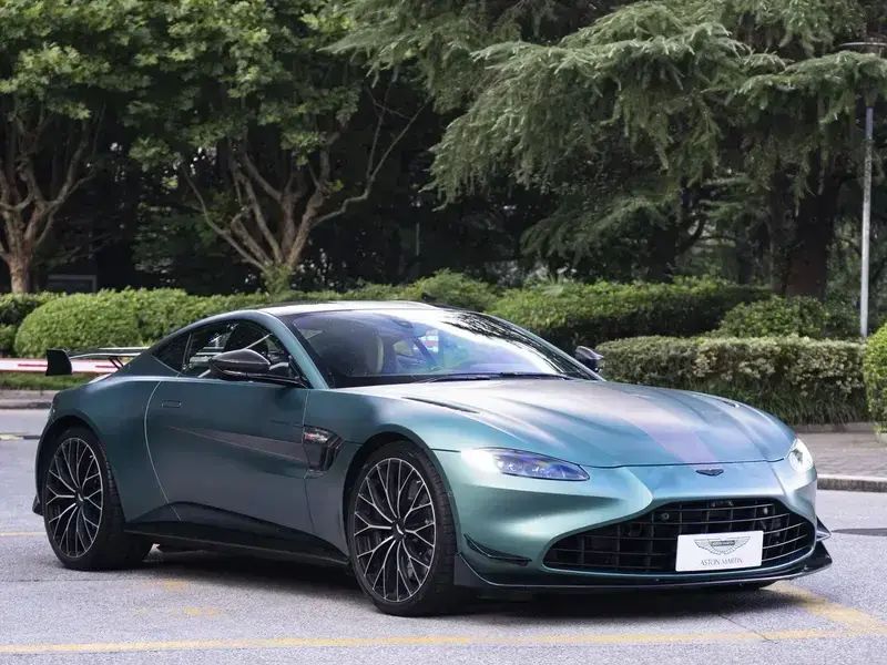 2023 Aston Martin Vantage с пробегом 6 000 км