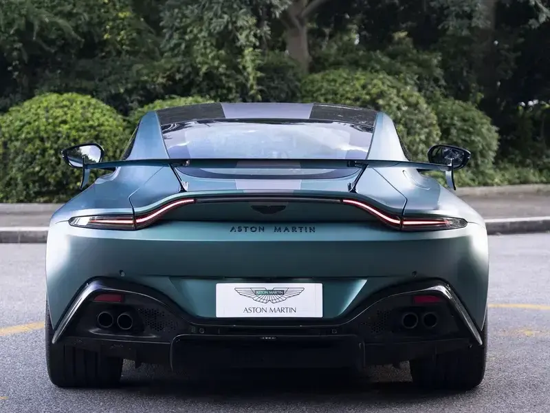2023 Aston Martin Vantage с пробегом 6 000 км