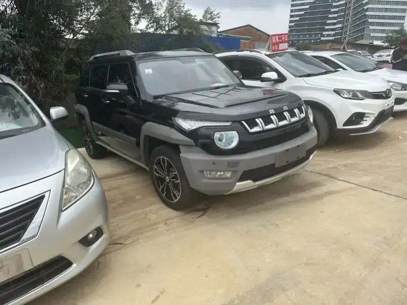 2016 BAIC Beijing Offroad BJ20 с пробегом 140 000 км
