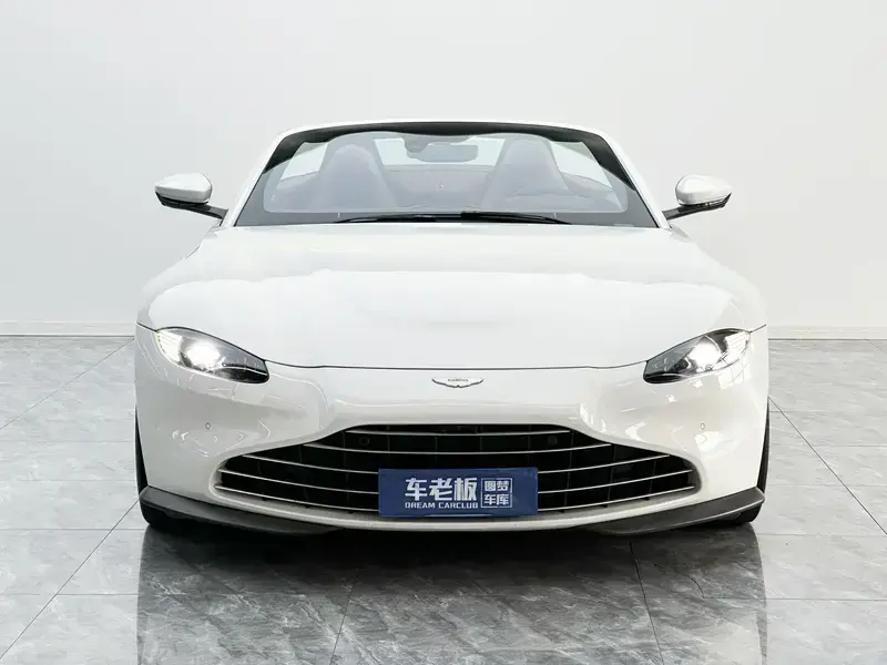 2022 Aston Martin Vantage с пробегом 31 400 км