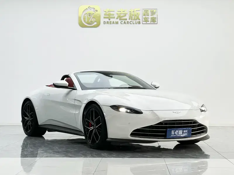 2022 Aston Martin Vantage с пробегом 31 400 км
