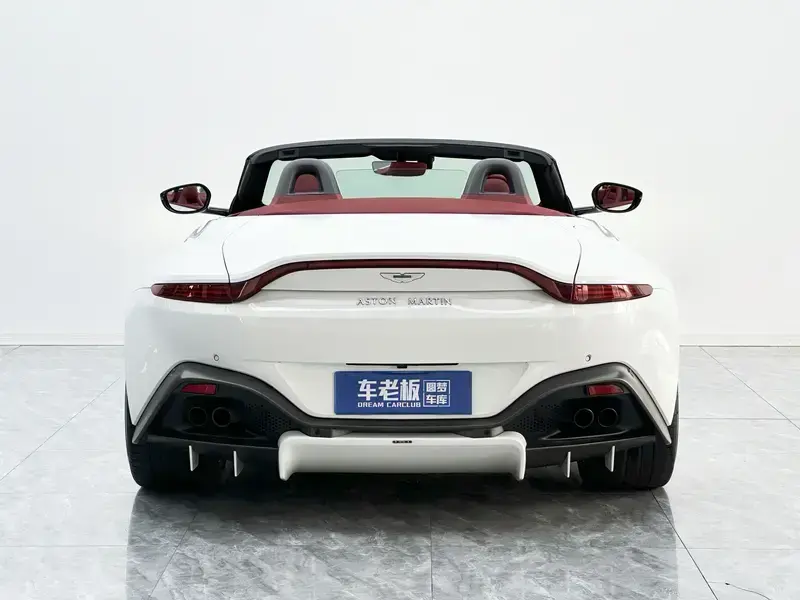 2022 Aston Martin Vantage с пробегом 31 400 км