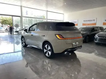 2023 Baojun Cloud с пробегом 13 000 км