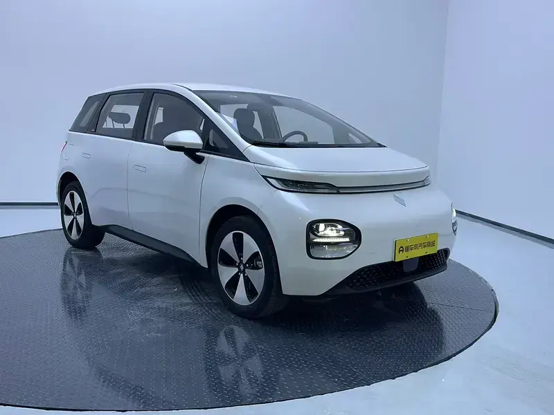 2023 Baojun Cloud с пробегом 66 500 км