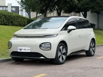 2023 Baojun Cloud с пробегом 31 000 км