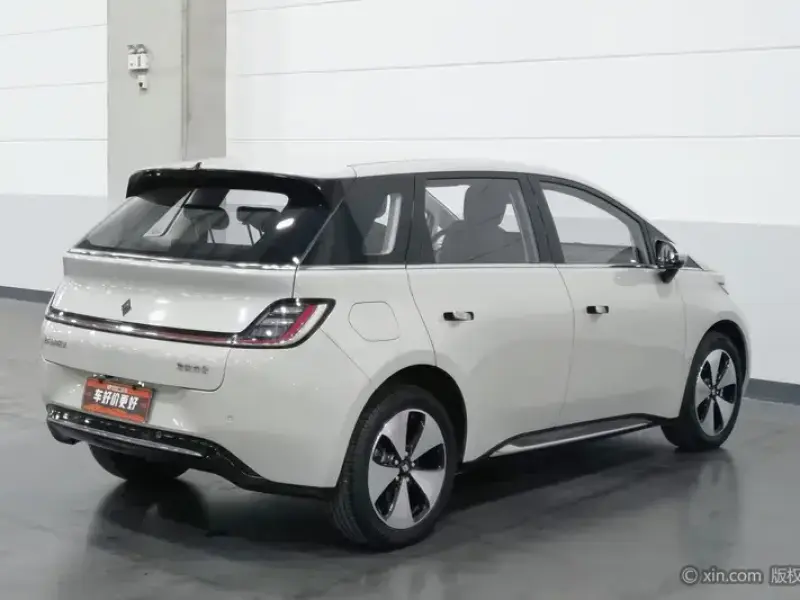 2023 Baojun Cloud с пробегом 39 400 км