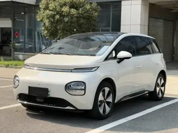 2023 Baojun Cloud с пробегом 38 000 км