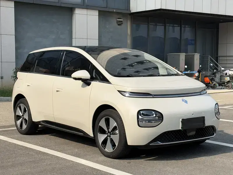 2023 Baojun Cloud с пробегом 38 000 км