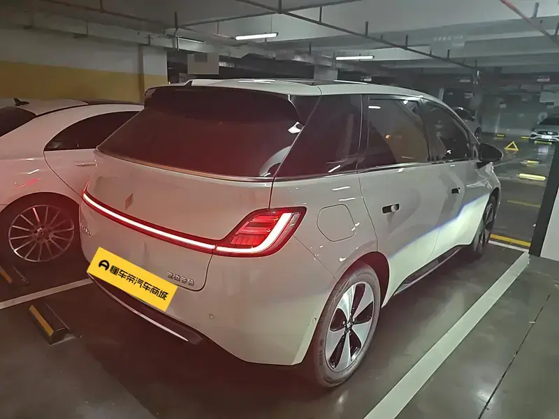 2023 Baojun Cloud с пробегом 24 600 км